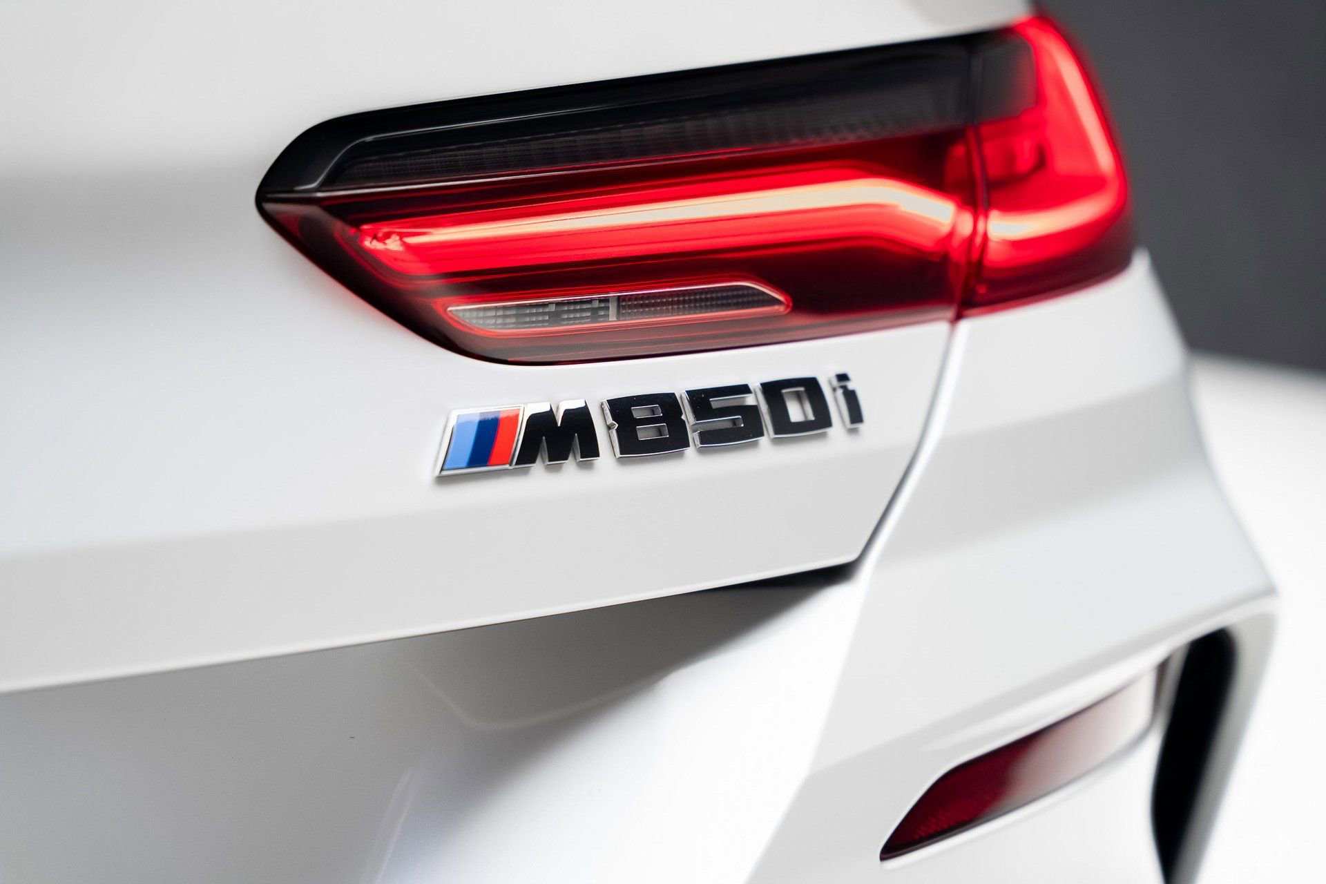 Used 2023 BMW M850i xDrive Coupe w/ M Sport Professional Package image 32