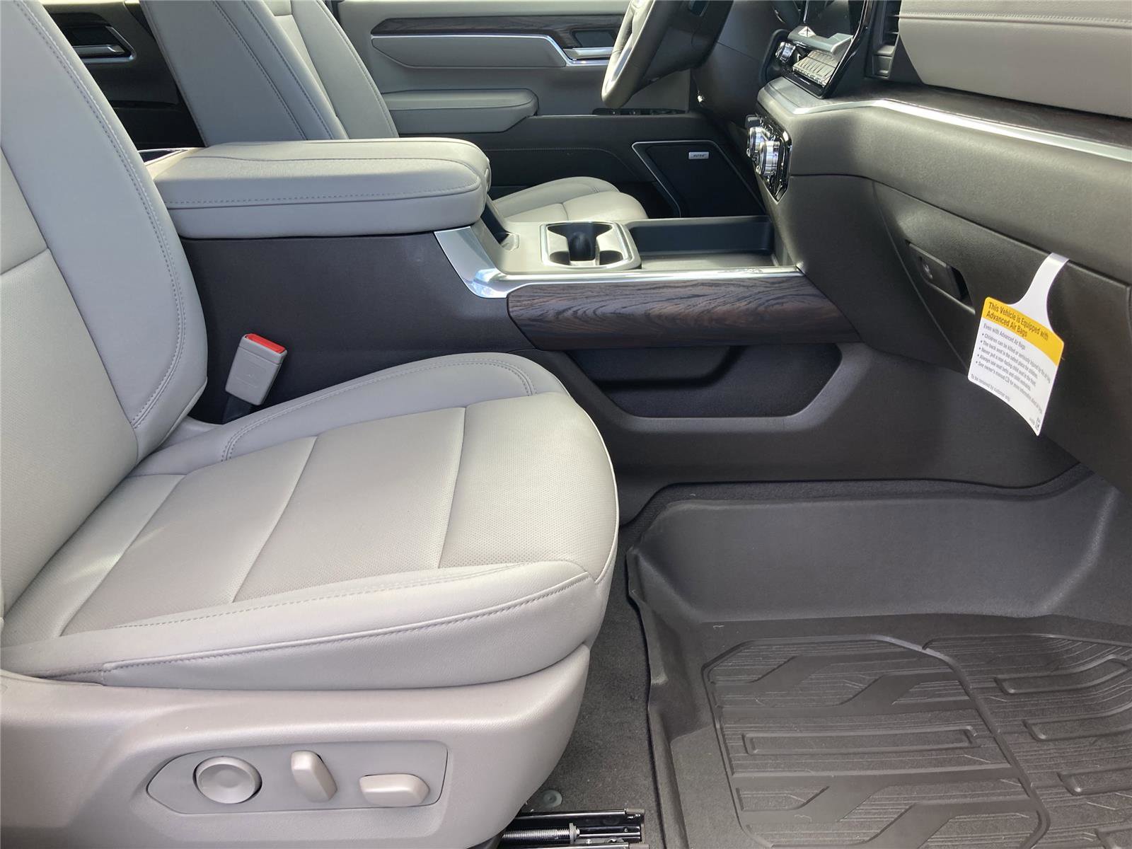 New 2026 GMC Sierra 2500 SLT w/ SLT Premium Package AWD/4WD image 16