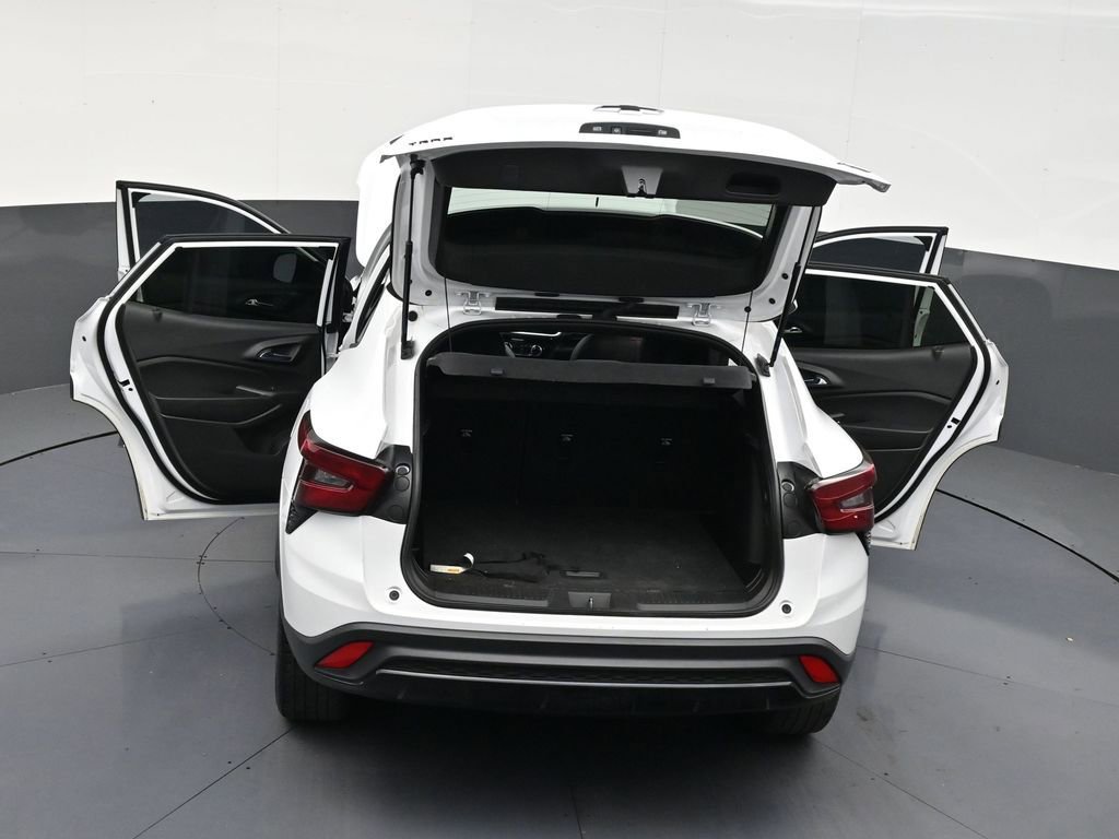 Used 2024 Chevrolet Trax RS image 32
