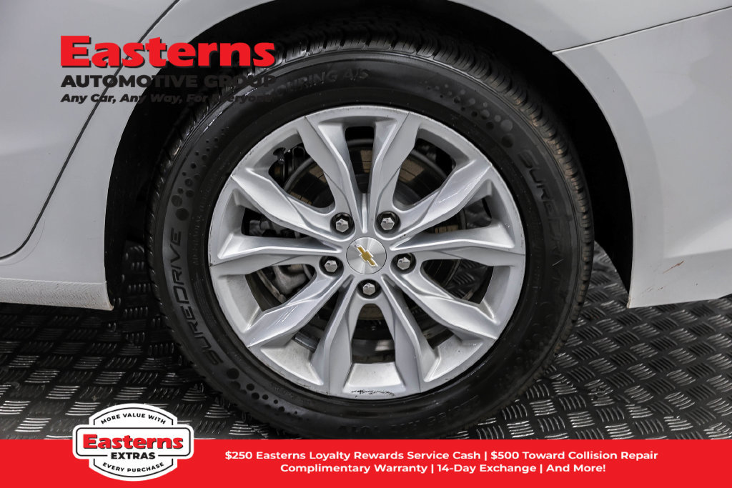 Used 2025 Chevrolet Malibu LT FWD image 35