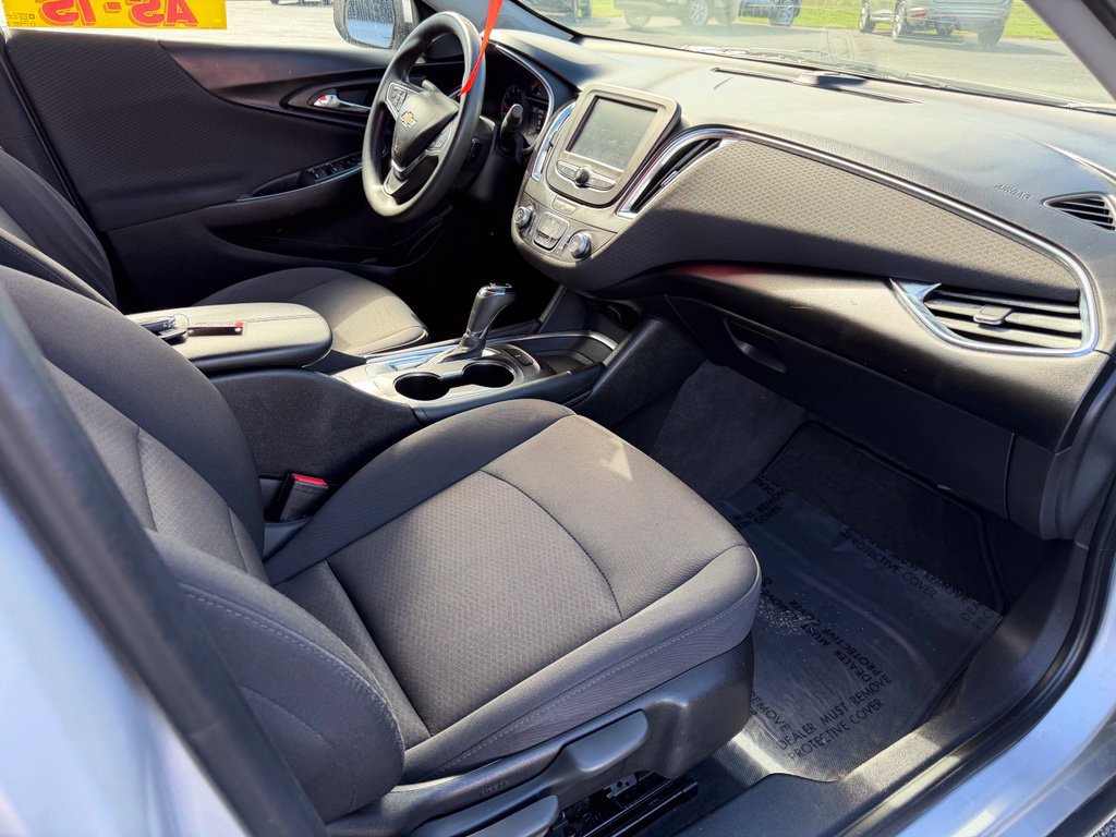 Used 2018 Chevrolet Malibu LT FWD image 17