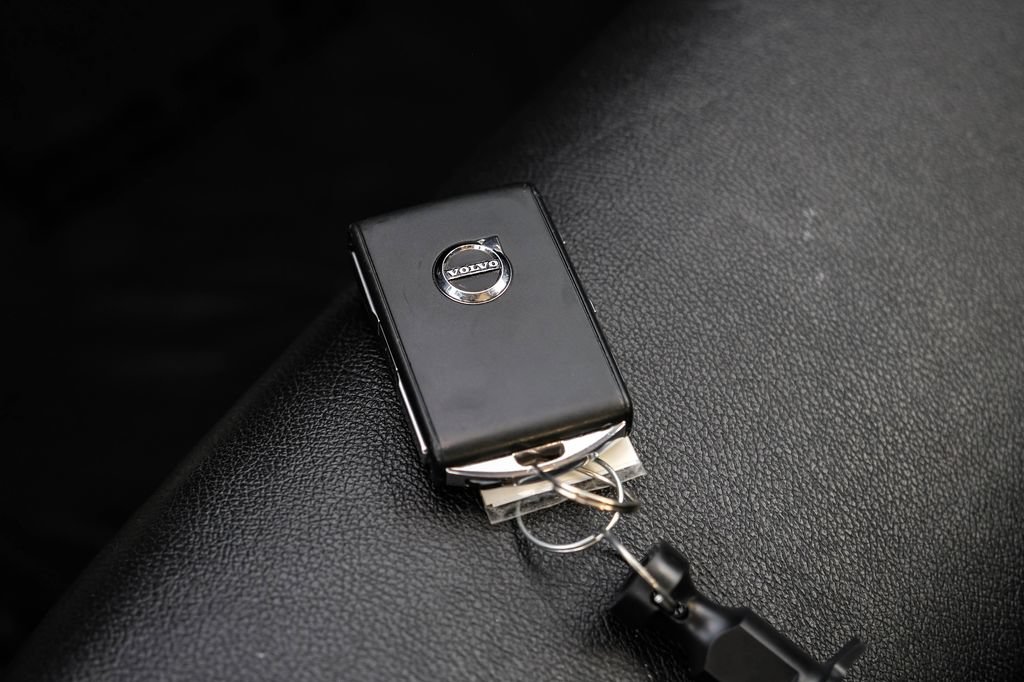 Used 2024 Volvo S60 B5 Core FWD image 65