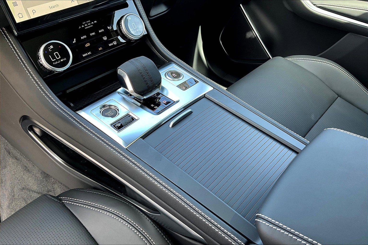 New 2026 Jaguar F-PACE R-Dynamic S image 7