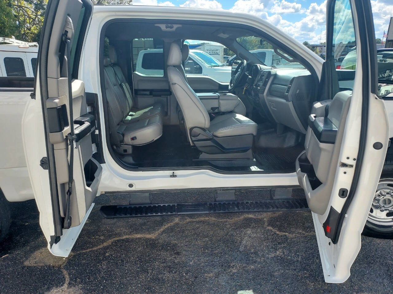 Used 2020 Ford F250 XL w/ Power Equipment Group image 13