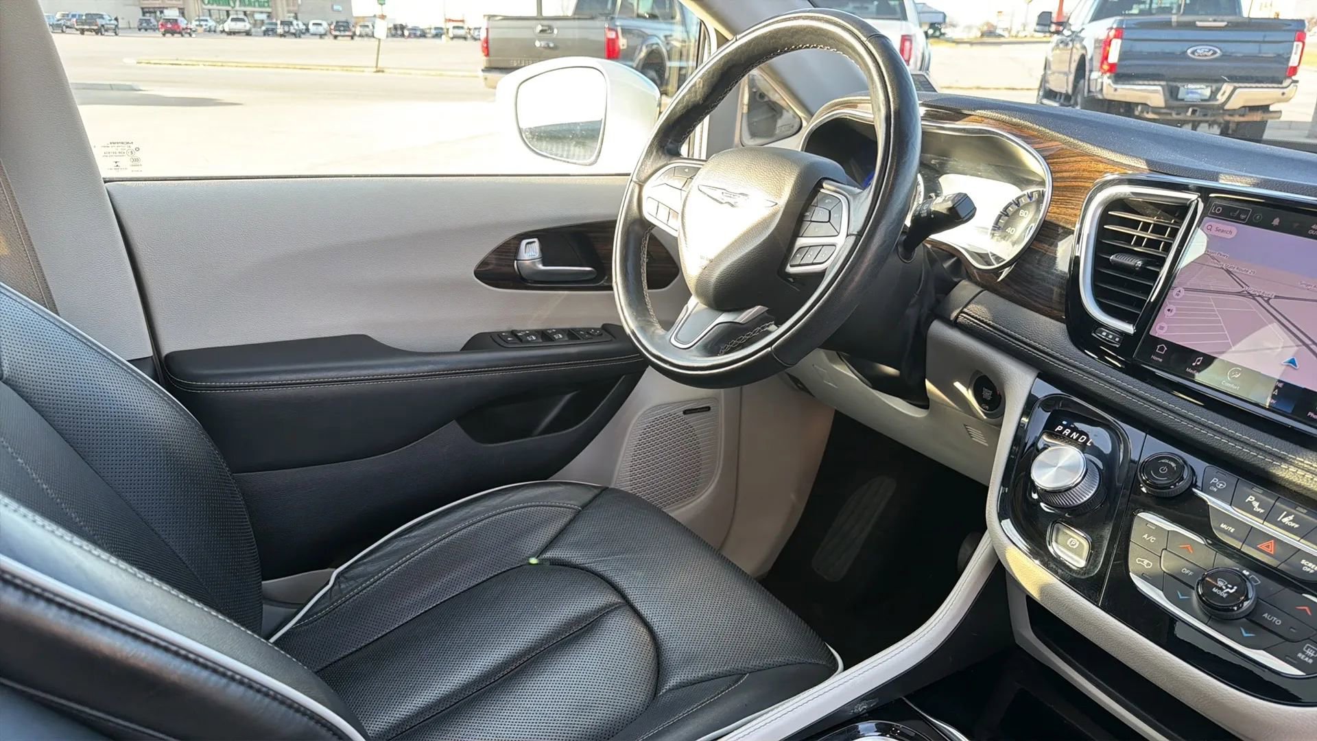 Used 2022 Chrysler Pacifica Limited image 79