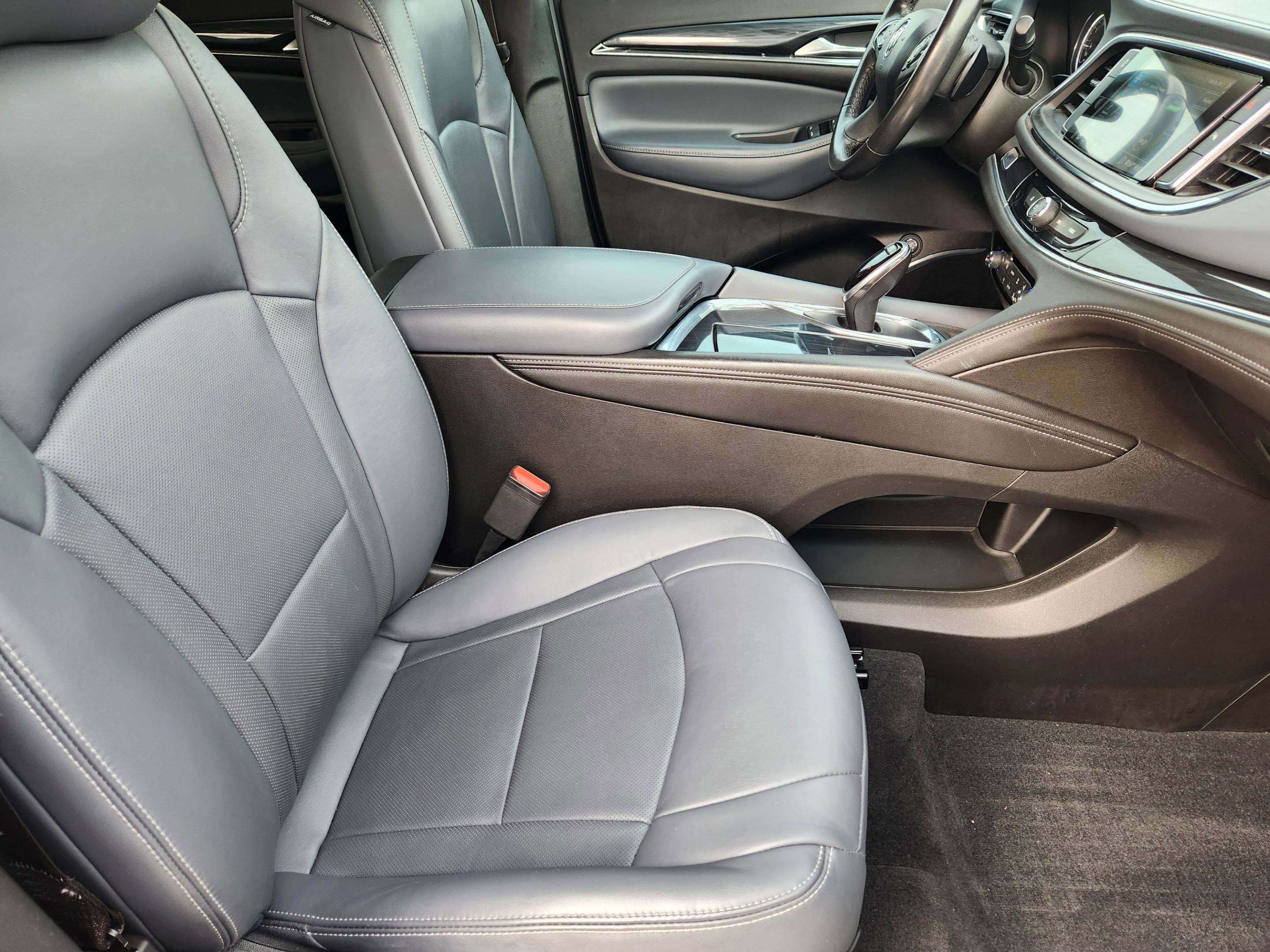 Used 2021 Buick Enclave Essence image 14