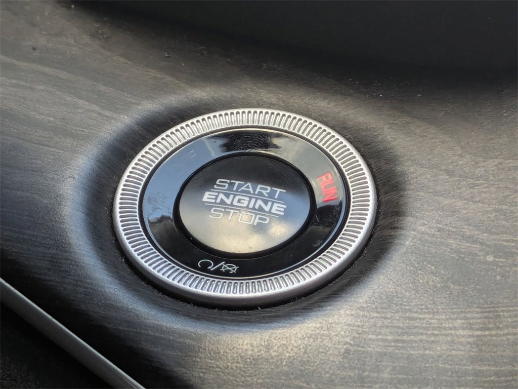 Used 2024 Jeep Grand Cherokee Limited image 18