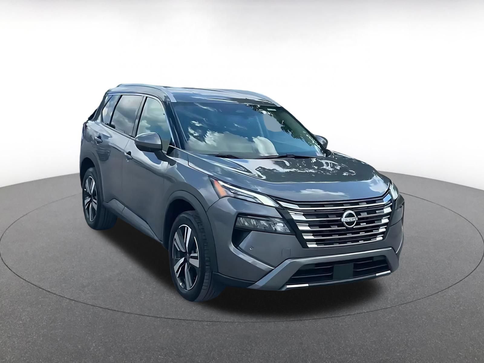 Used 2026 Nissan Rogue SL AWD/4WD image 3