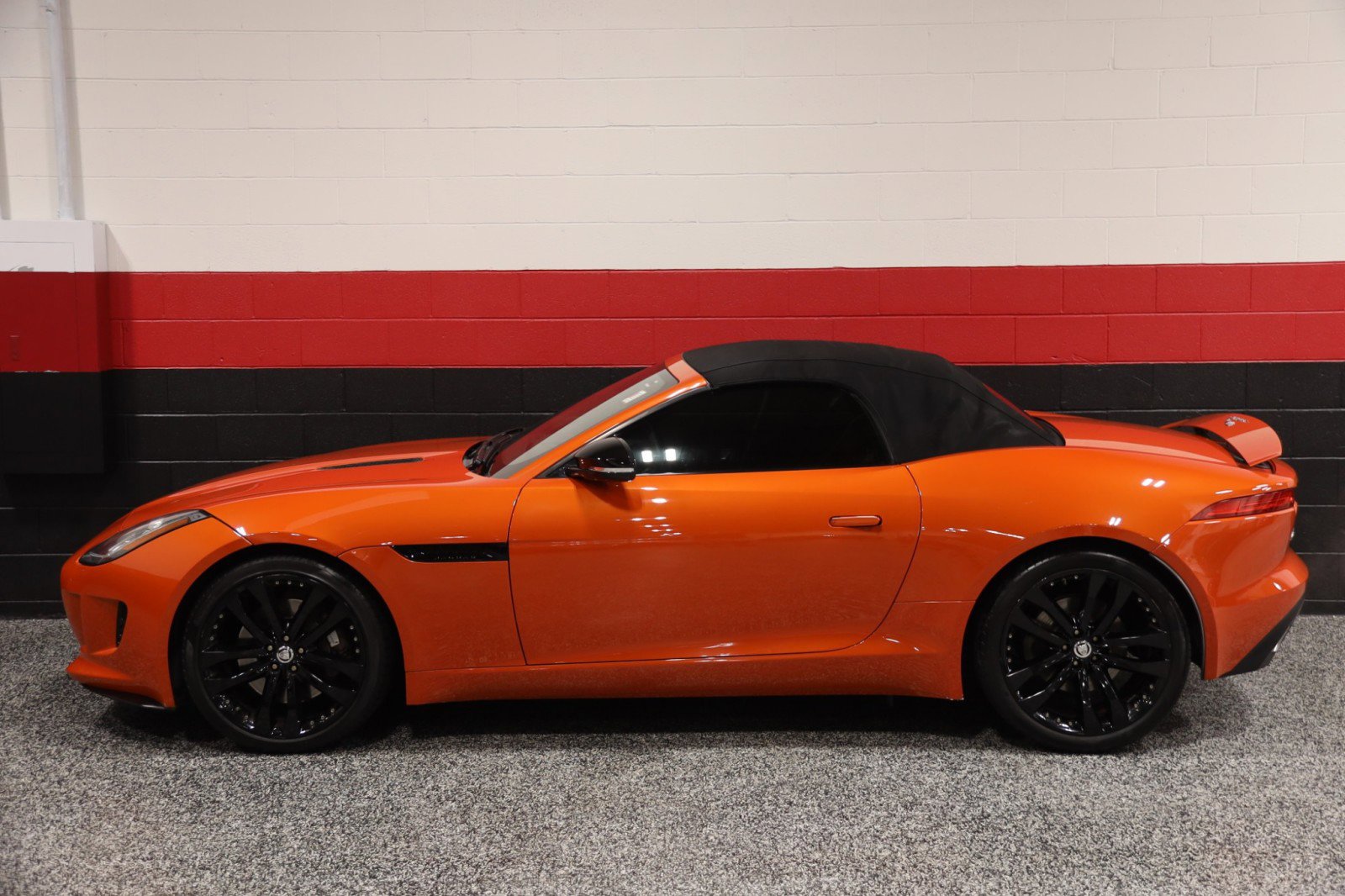 Used 2014 Jaguar F-TYPE Convertible image 24