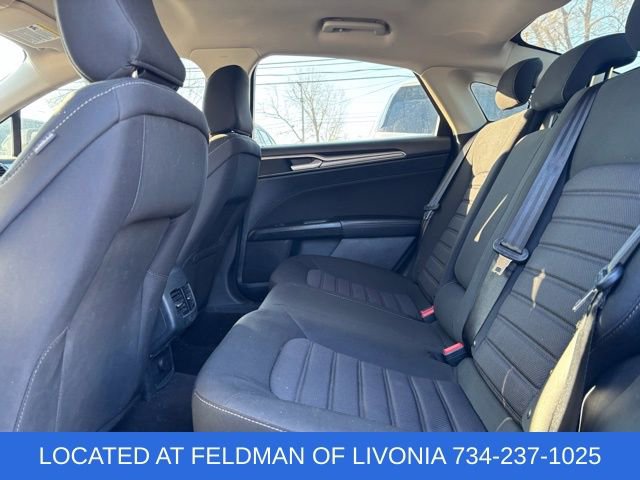 Used 2020 Ford Fusion SE image 9