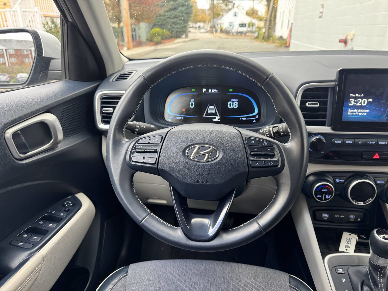 Used 2023 Hyundai Venue Limited w/ Cargo Package image 26