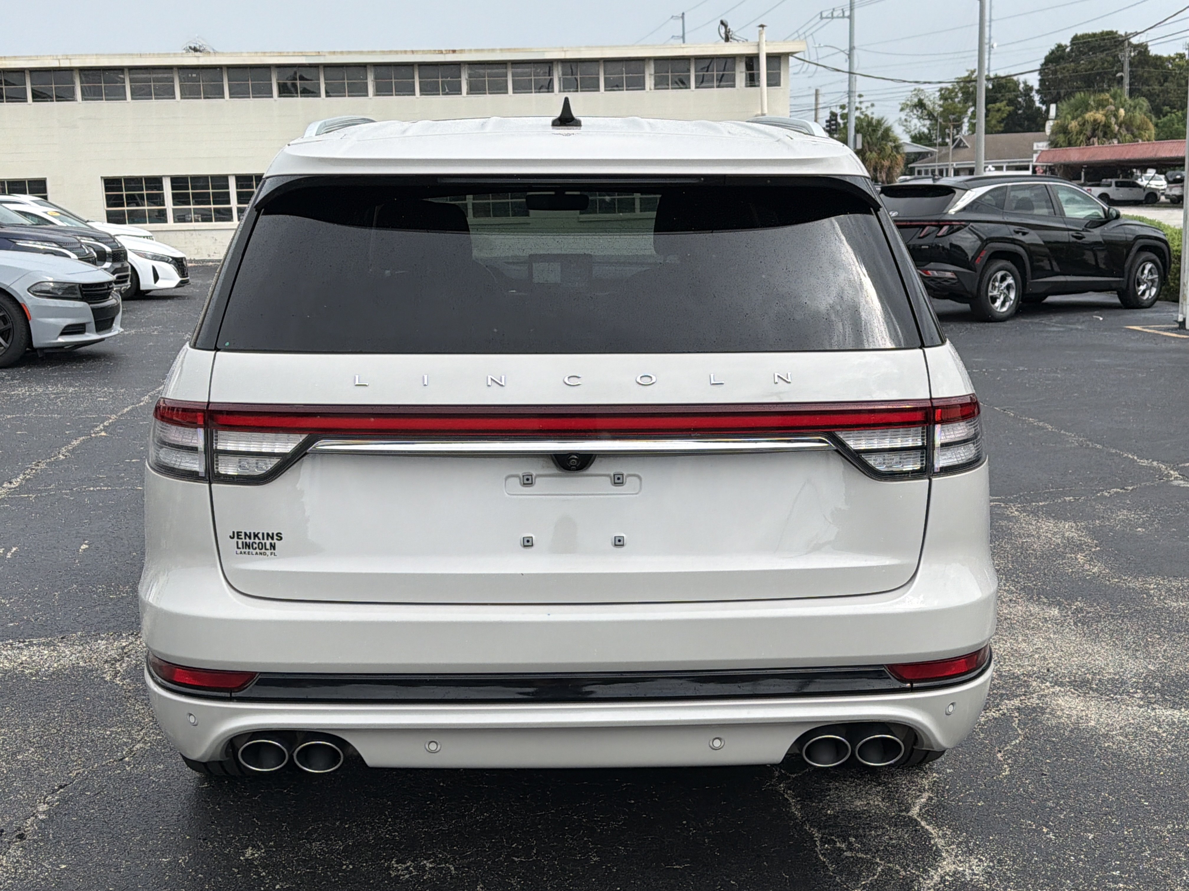 Used 2021 Lincoln Aviator Grand Touring AWD/4WD image 4