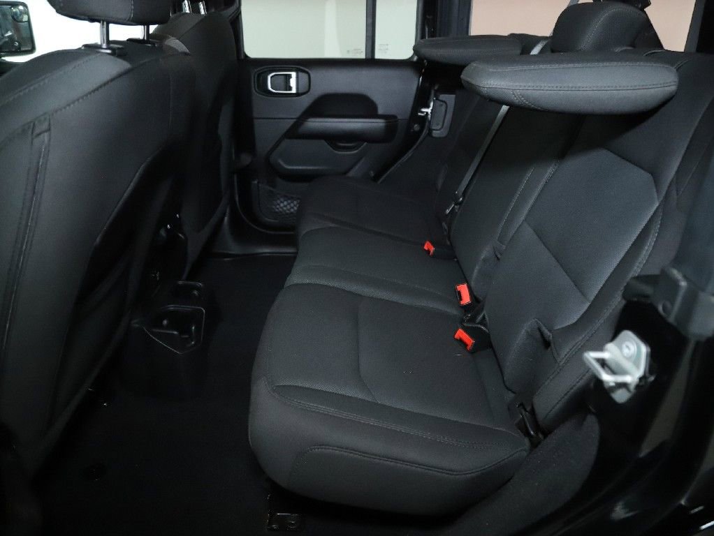 Used 2022 Jeep Wrangler Unlimited Sahara image 14