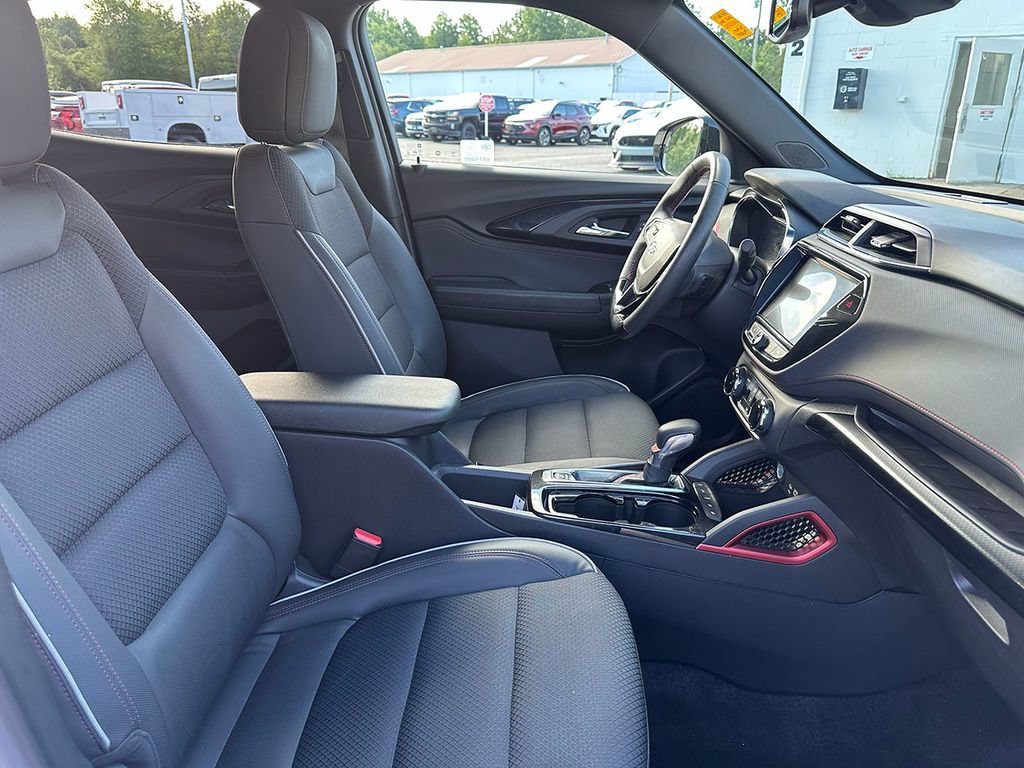Used 2023 Chevrolet TrailBlazer RS w/ Convenience Package FWD image 26