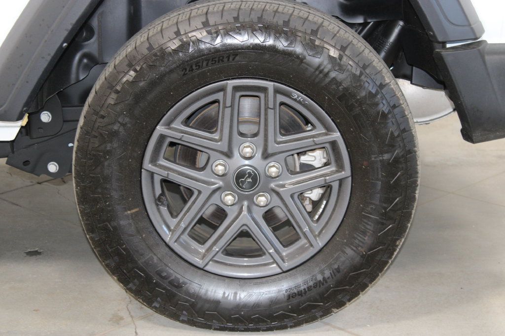 Used 2024 Jeep Wrangler Sport AWD/4WD image 17