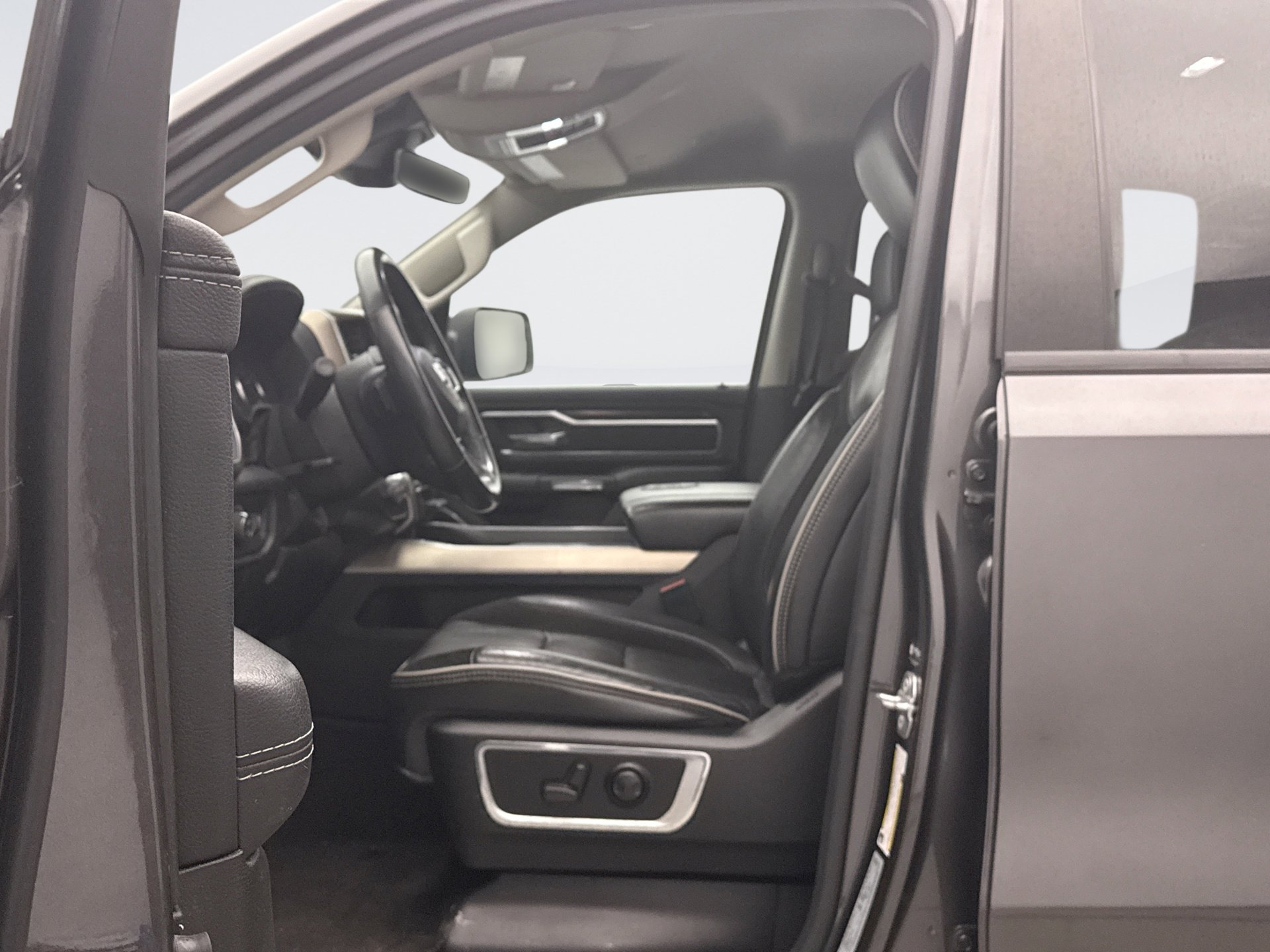 Used 2022 RAM 1500 Laramie AWD/4WD image 8