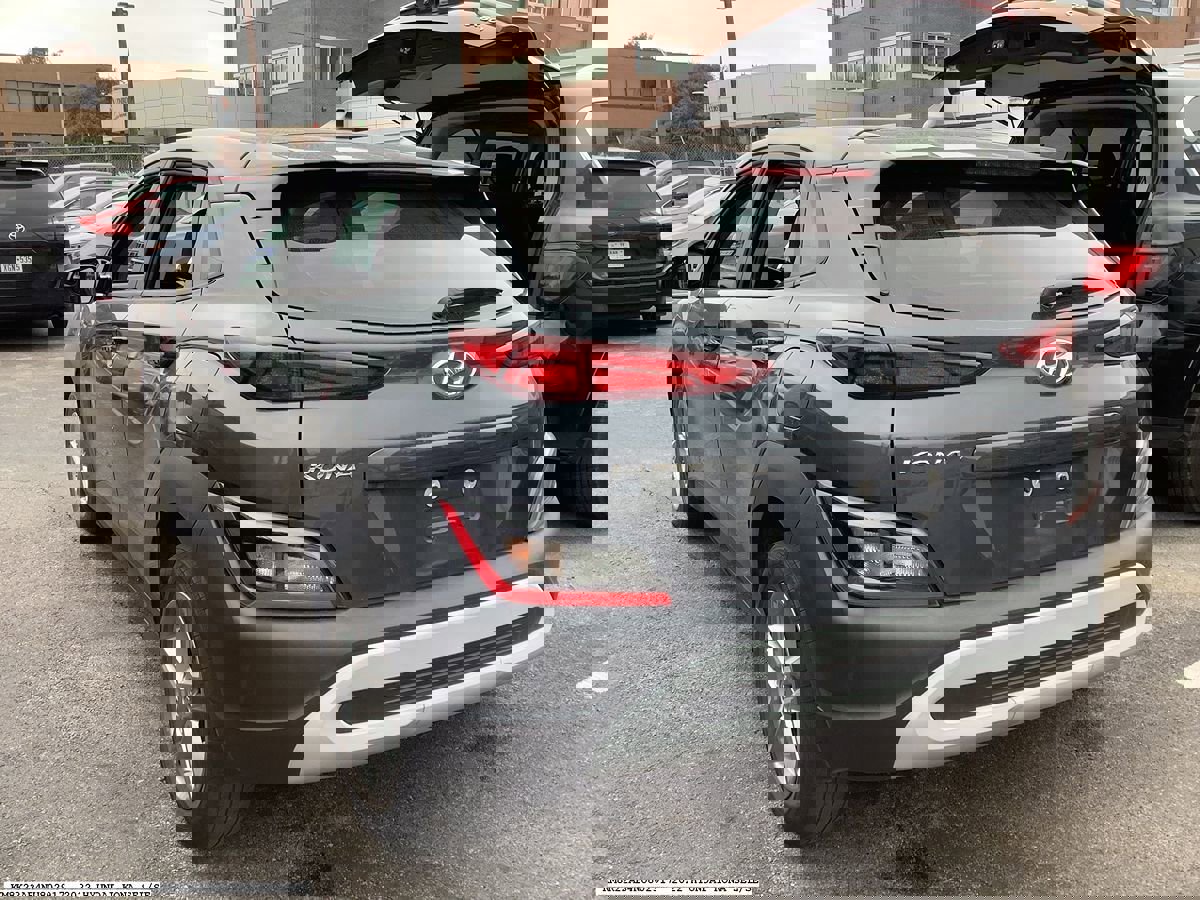 Used 2022 Hyundai Kona SE image 5