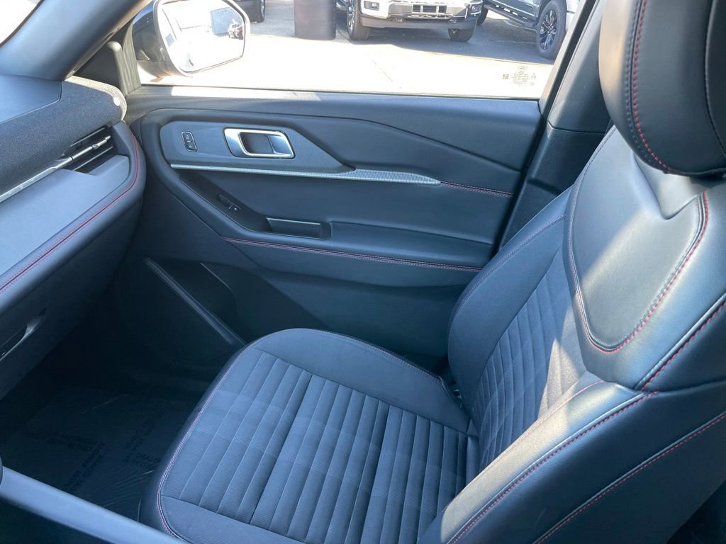Used 2025 Ford Explorer ST-Line AWD/4WD image 23