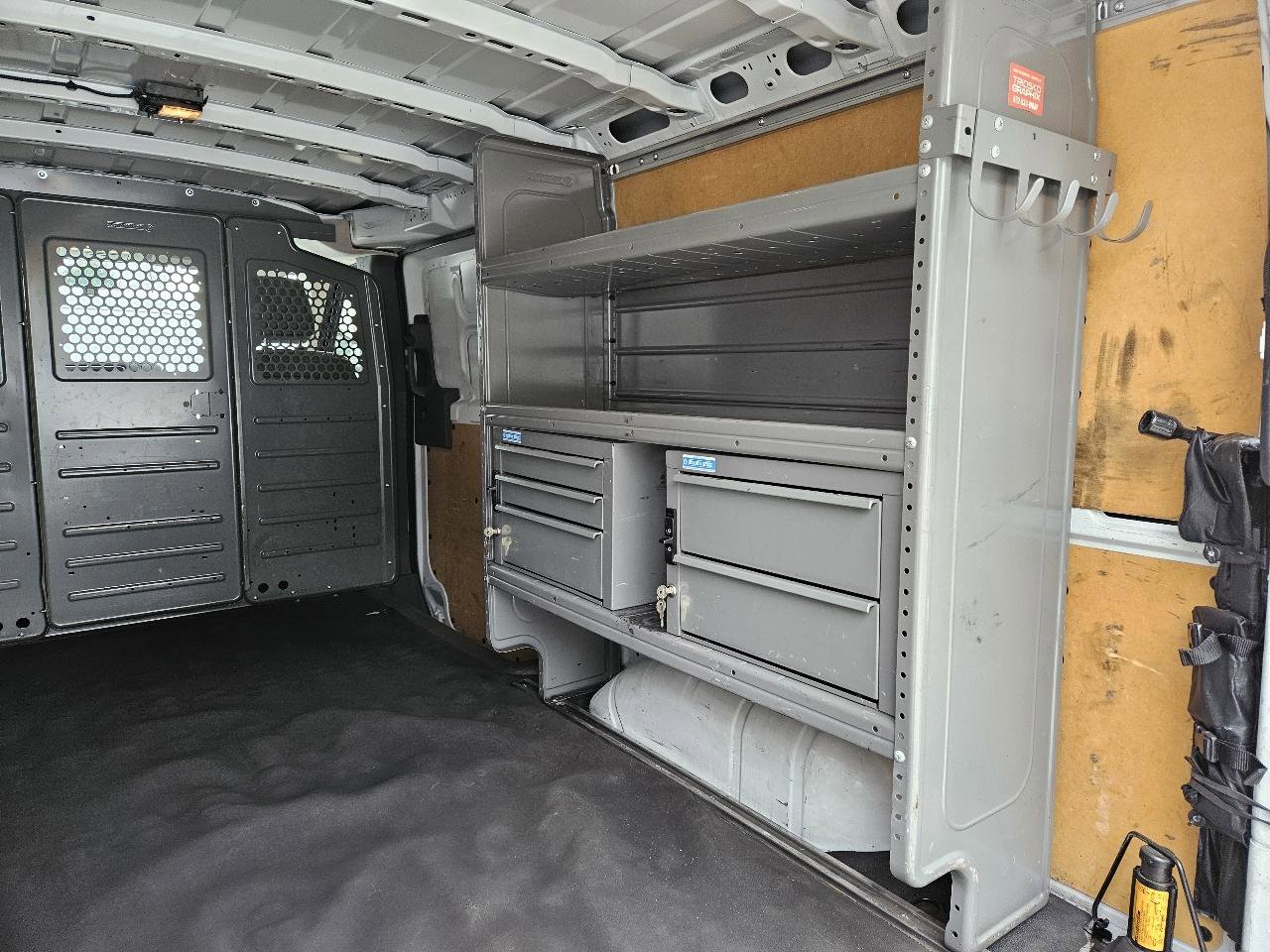 Used 2019 Nissan NV 2500 SV RWD image 18