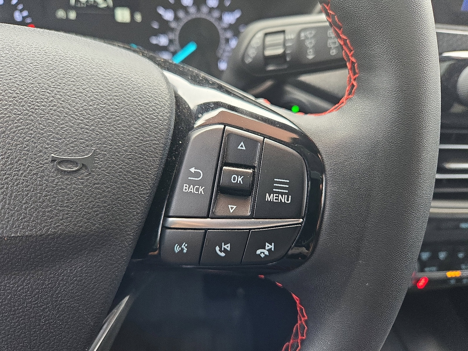 Used 2022 Ford Escape SEL w/ SEL Stealth AWD Package image 20