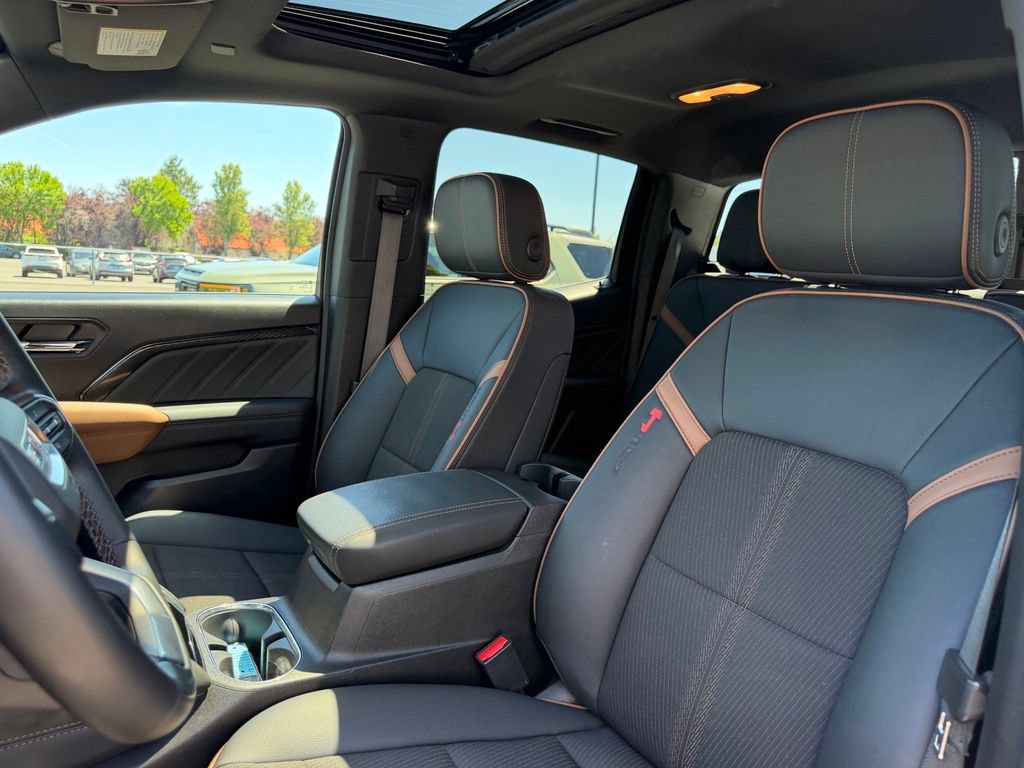 Used 2024 GMC Canyon AT4 w/ Technology Package AWD/4WD image 16