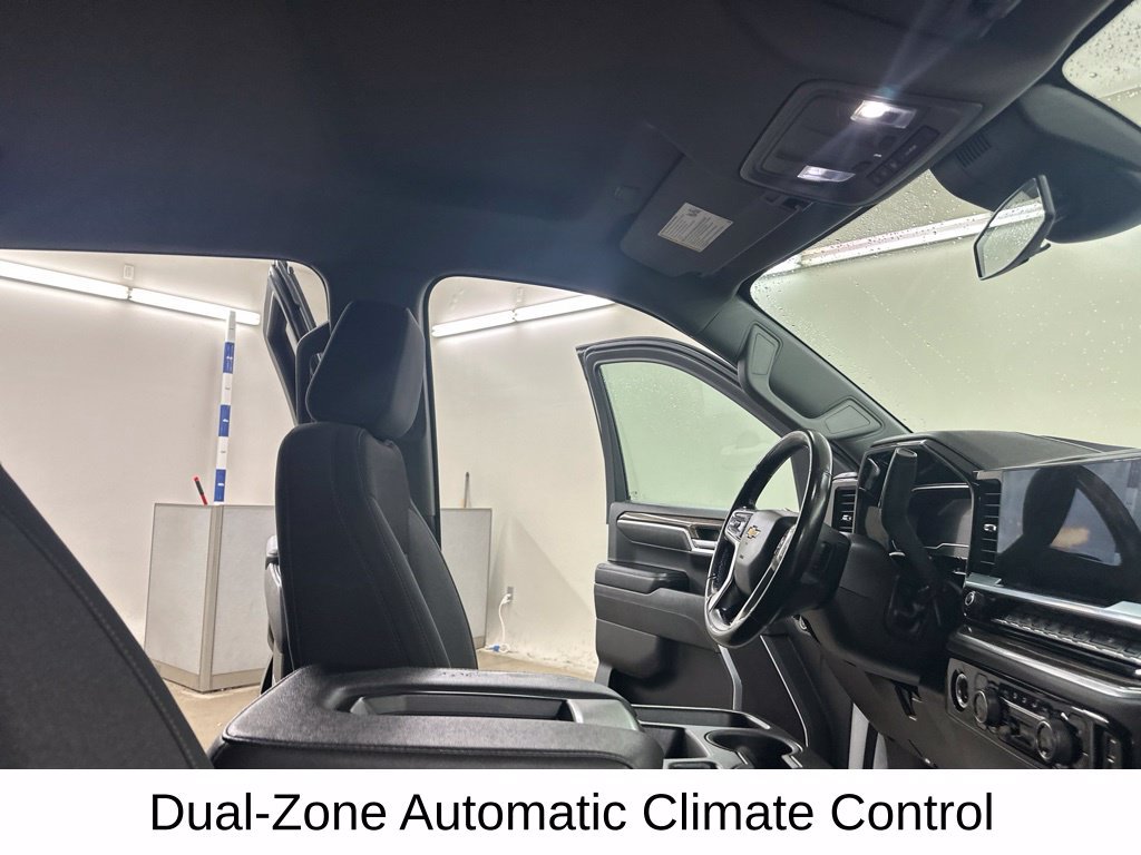 Used 2022 Chevrolet Silverado 1500 LT AWD/4WD image 23