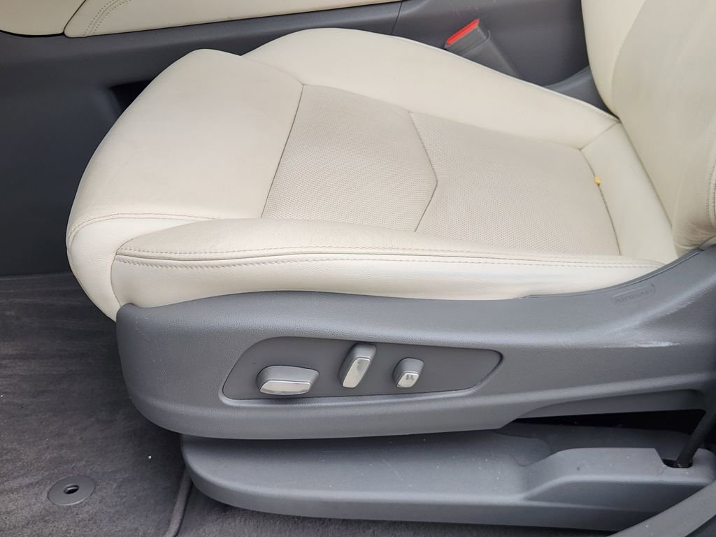 Used 2019 Cadillac XT5 Luxury image 24