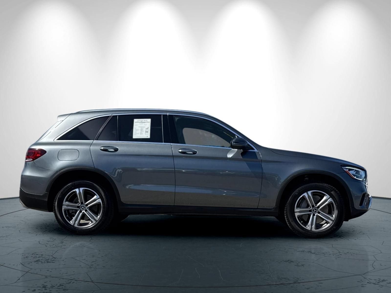 Used 2020 Mercedes-Benz GLC 300 4MATIC image 3