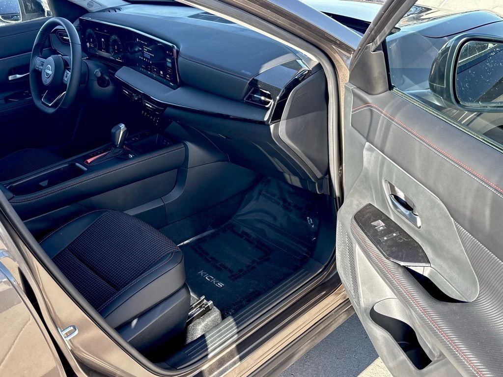New 2026 Nissan Kicks SR FWD image 24