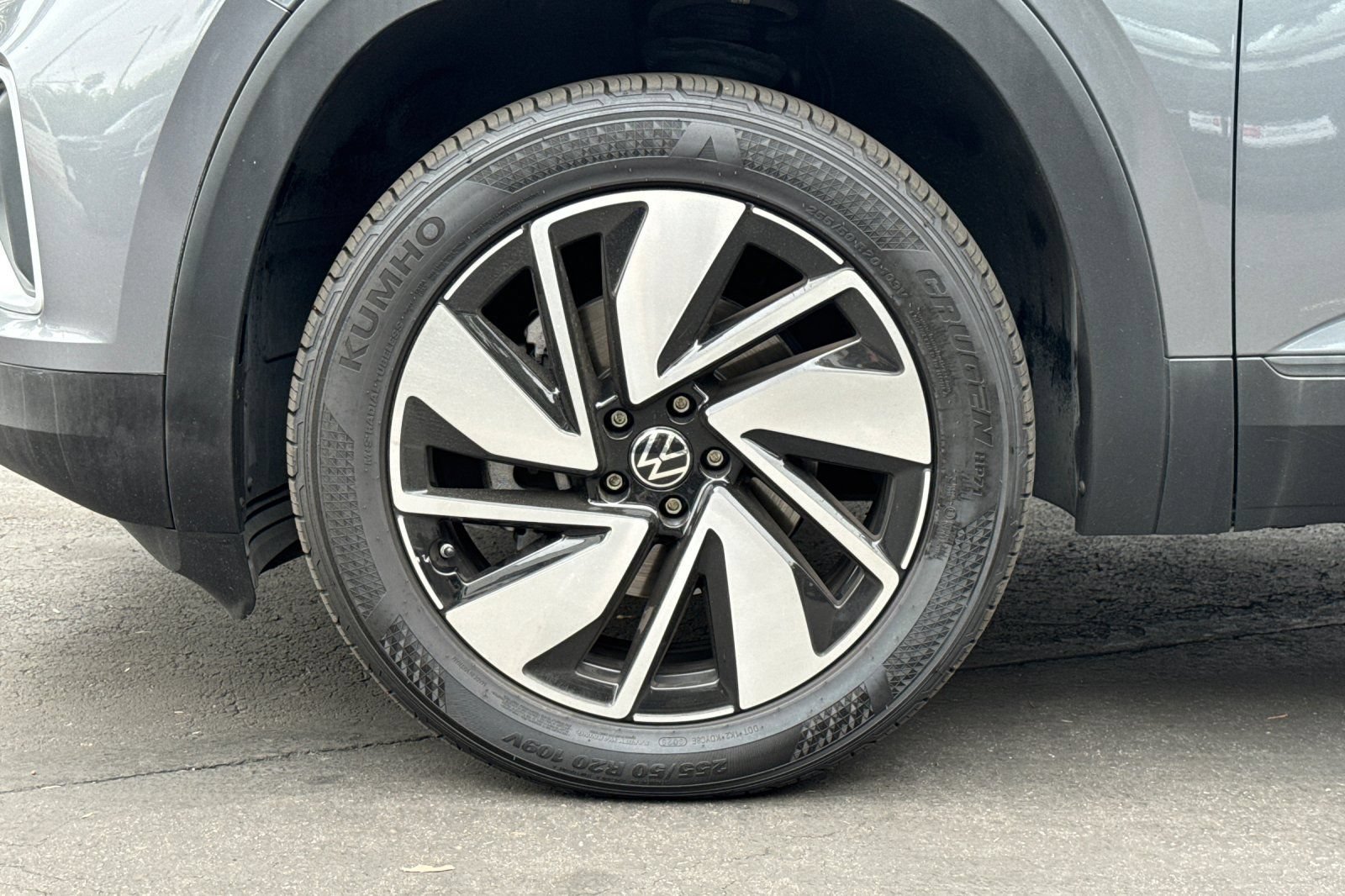 Used 2024 Volkswagen Atlas SE FWD image 28