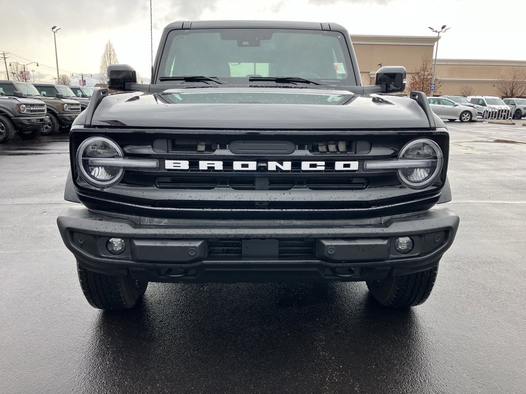 Used 2025 Ford Bronco Outer Banks image 2
