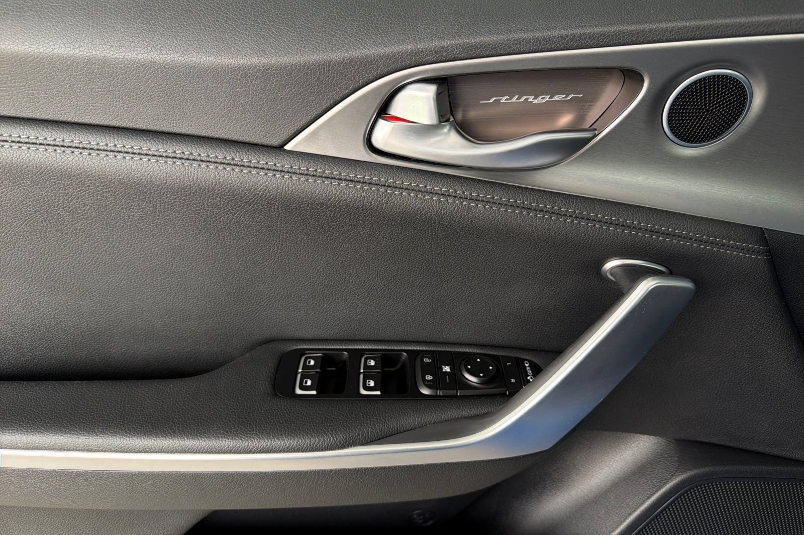 Used 2019 Kia Stinger GT RWD image 12