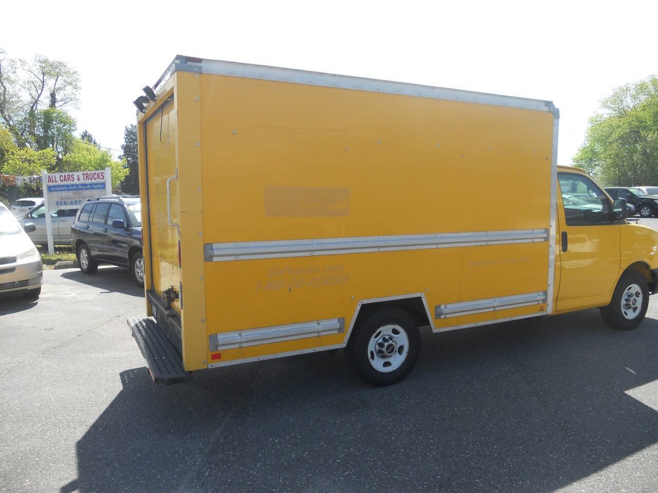 Used 2011 GMC Savana 3500 image 10