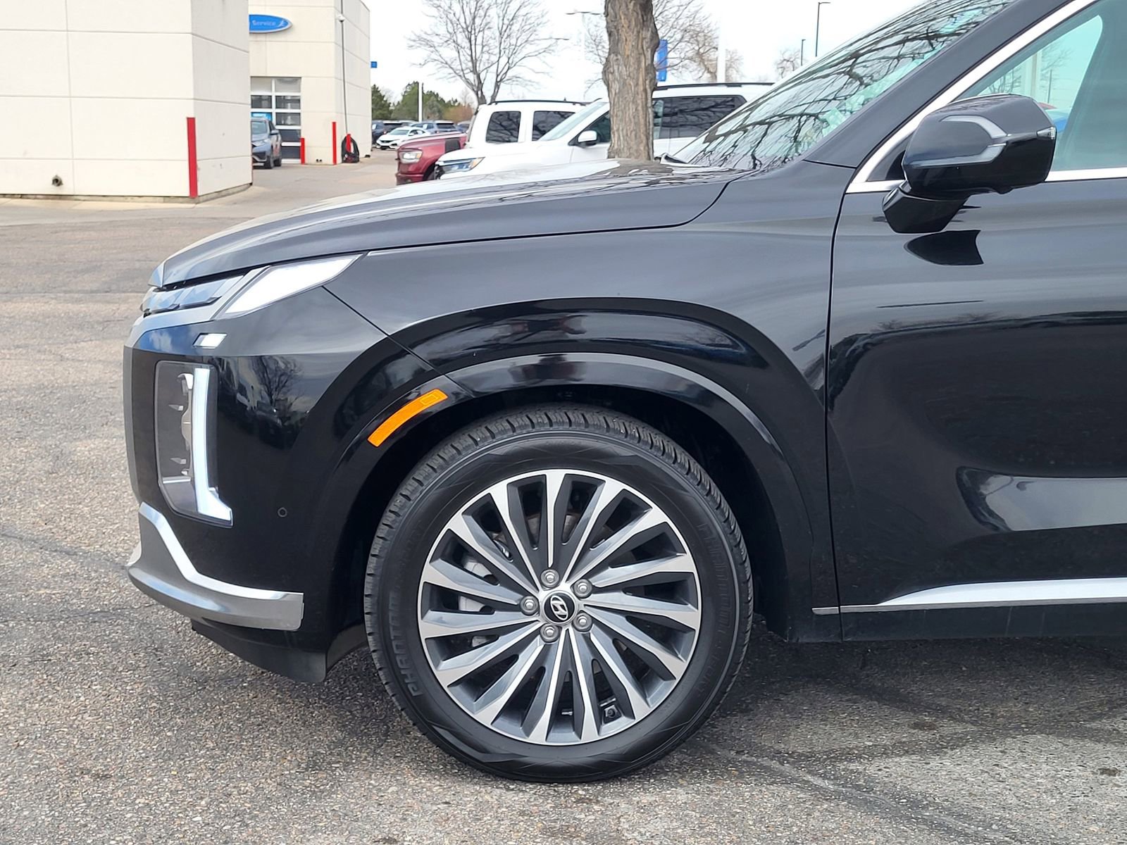 Used 2024 Hyundai Palisade Calligraphy image 6