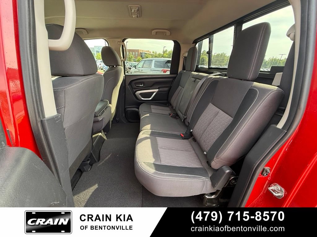 Used 2022 Nissan Titan SV AWD/4WD image 23