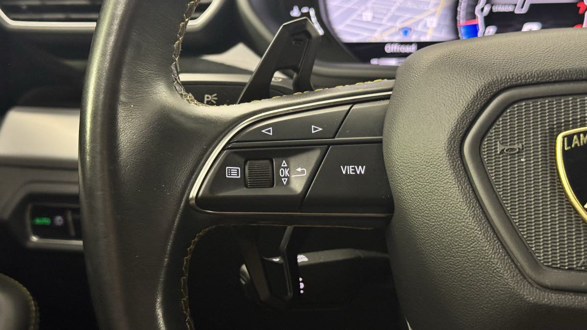 Used 2019 Lamborghini Urus AWD/4WD image 19