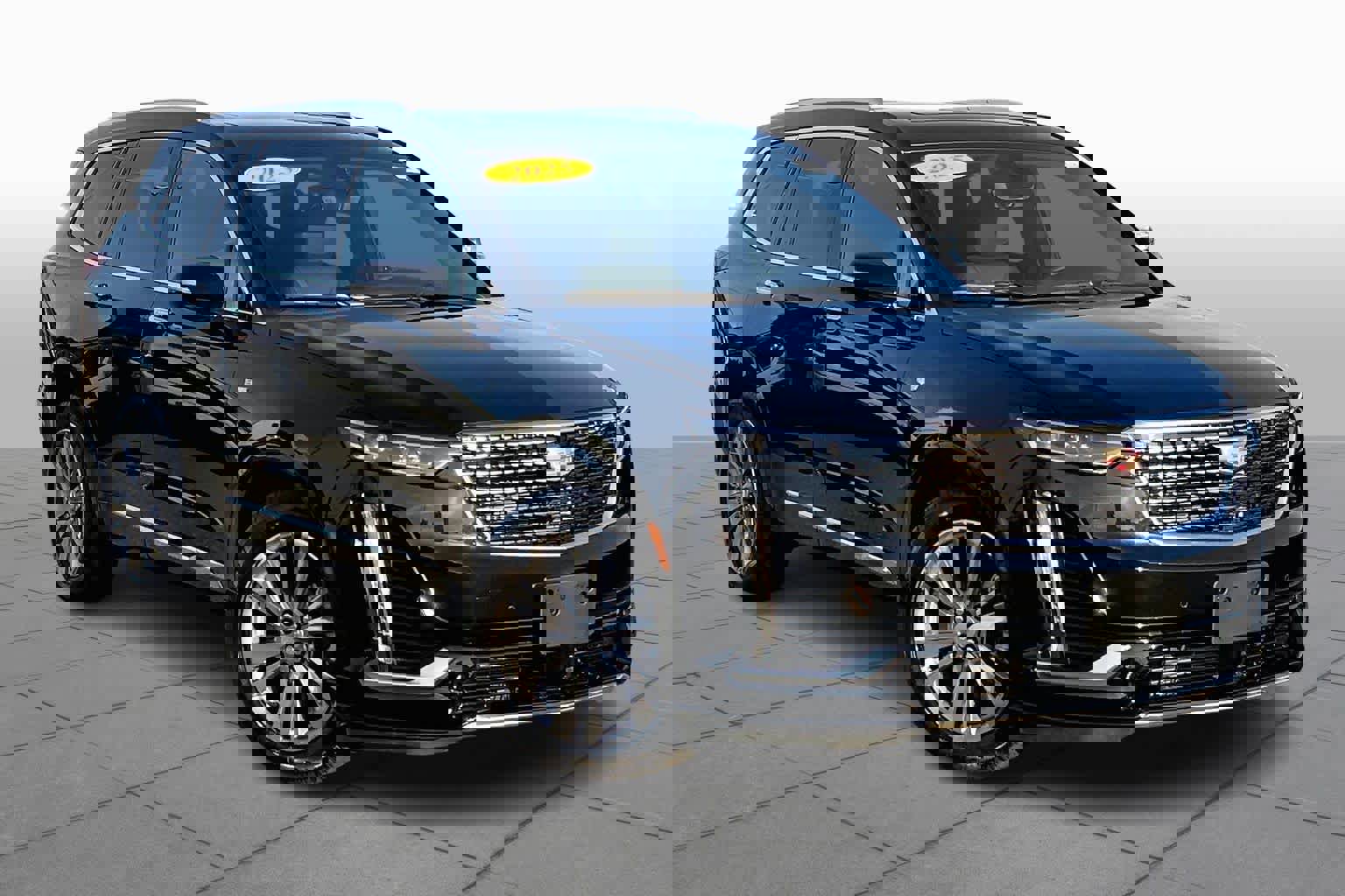 Used 2025 Cadillac XT6 Premium Luxury w/ Technology Package image 3