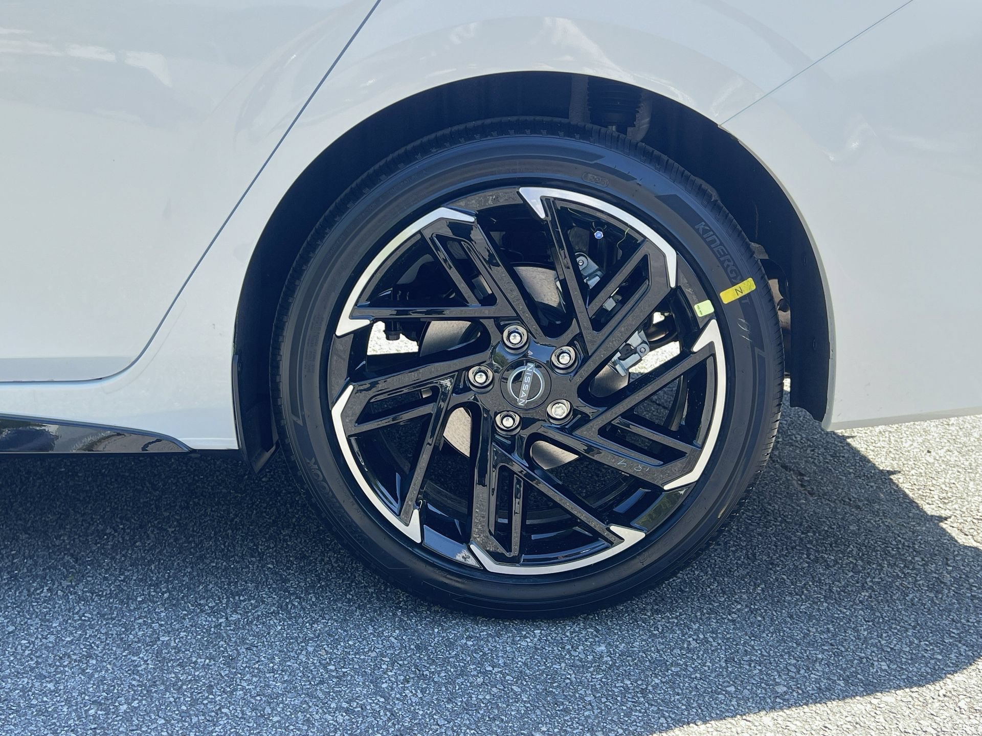 New 2026 Nissan Sentra SR w/ SR Premium Package FWD image 27