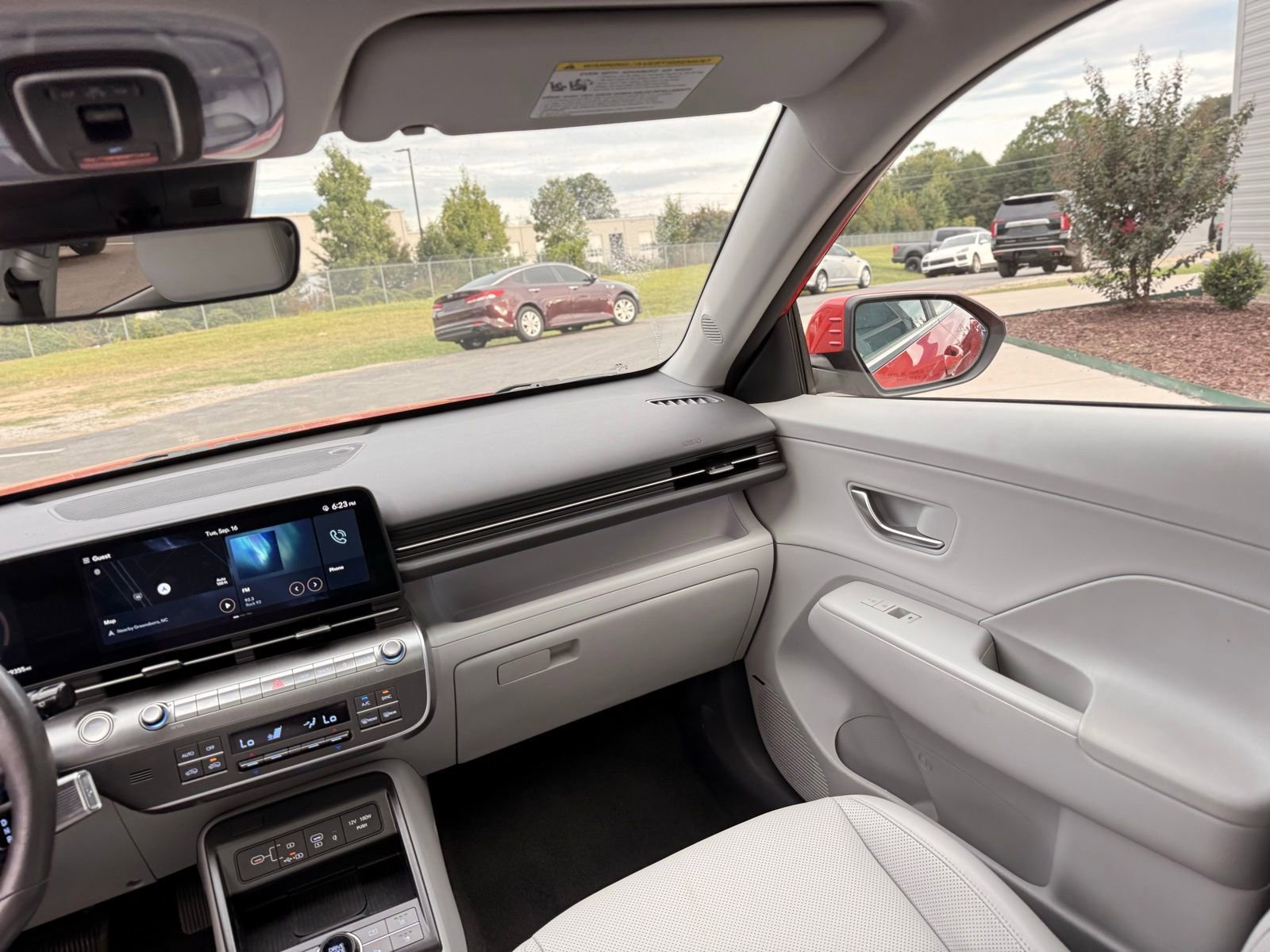 Used 2024 Hyundai Kona Limited image 18