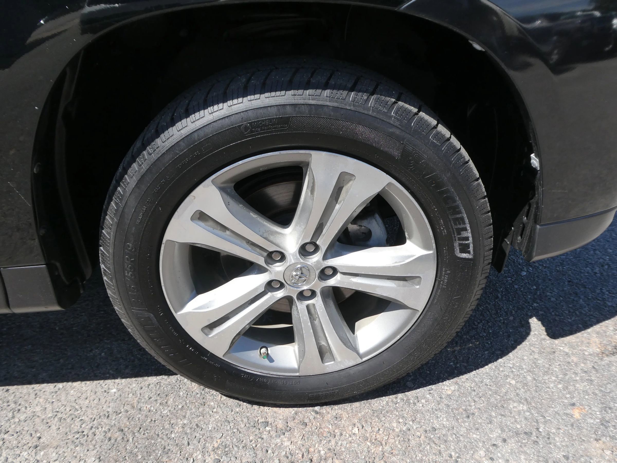 Used 2012 Toyota Highlander Limited w/ Tow Pkg FWD image 34