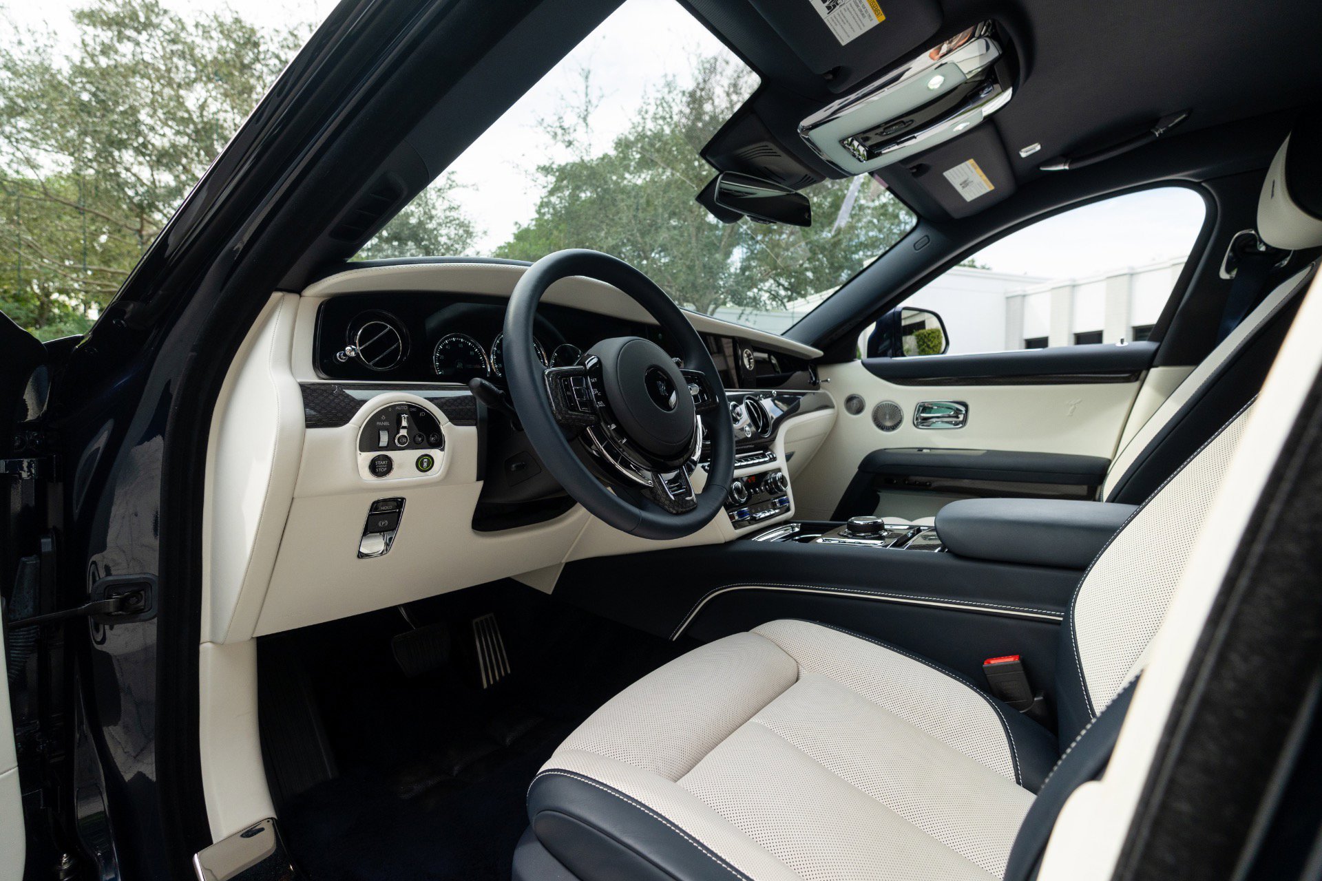 Used 2023 Rolls-Royce Ghost Black Badge w/ Black Badge Ghost Package image 72