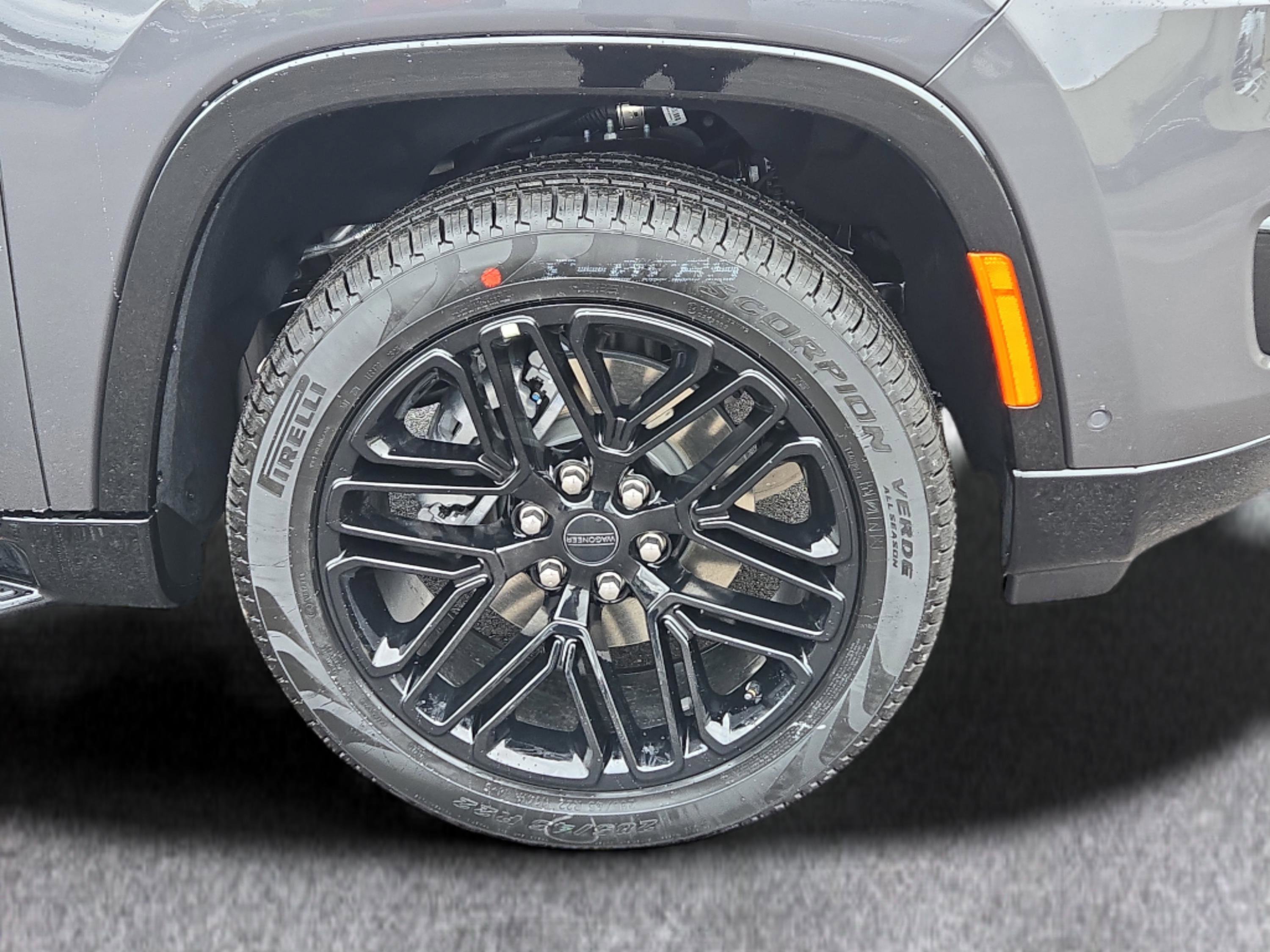 New 2025 Jeep Wagoneer L Series II w/ Premium Group I image 4