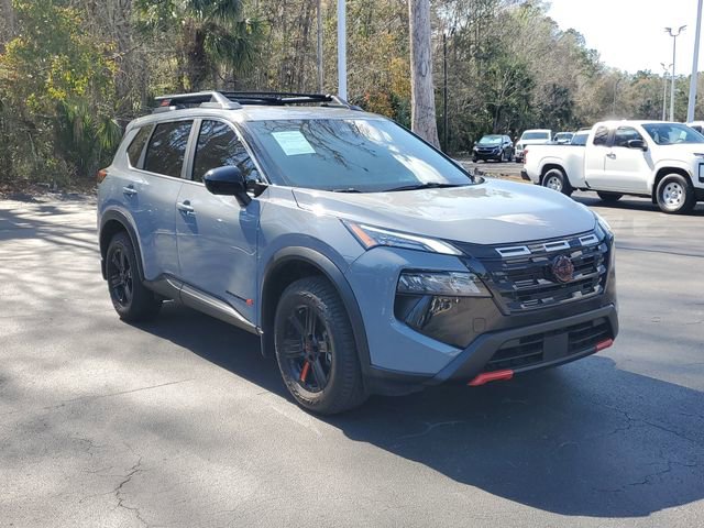 Certified 2025 Nissan Rogue SV image 28