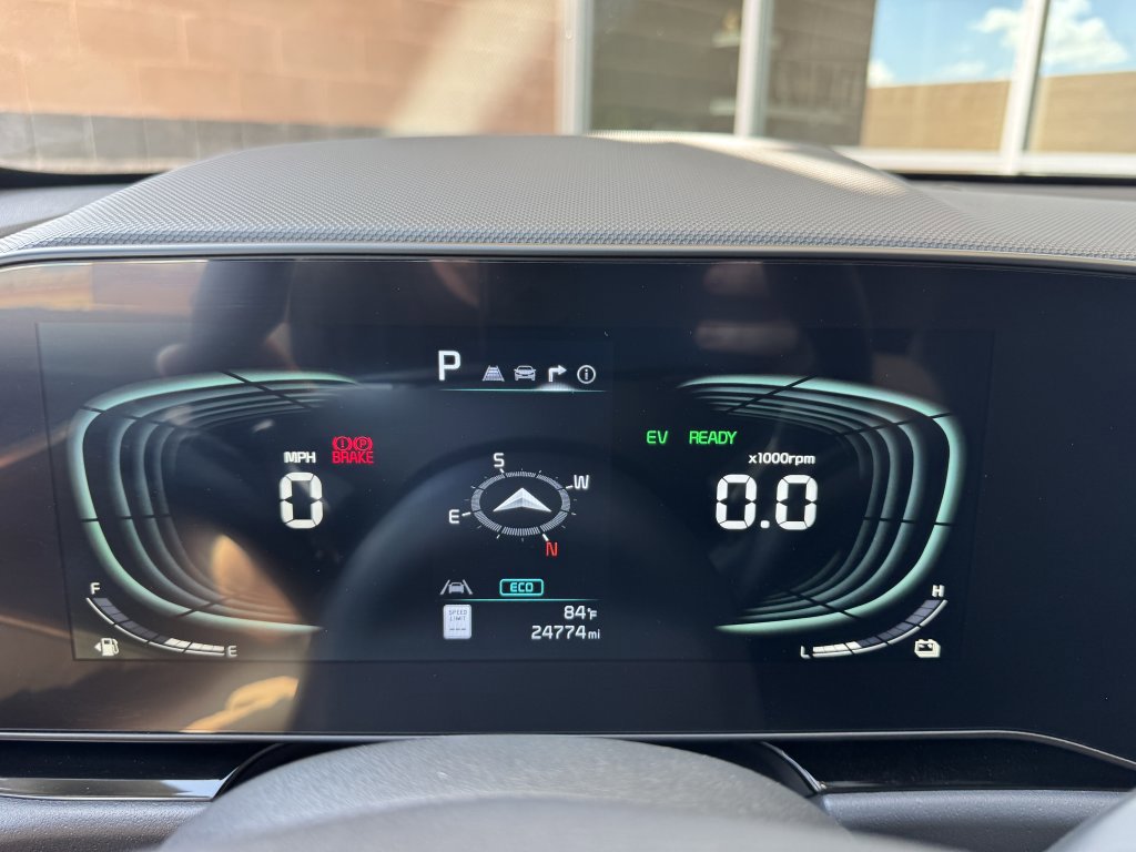 Used 2024 Kia Niro EX Touring FWD image 19