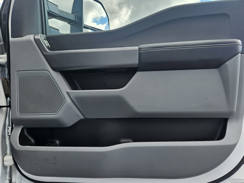 Used 2024 Ford F350 XLT image 17