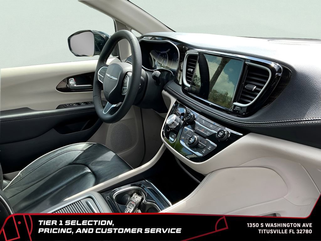 Used 2024 Chrysler Pacifica Limited FWD image 14