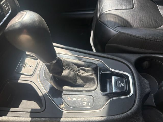 Used 2020 Jeep Cherokee Limited FWD image 32
