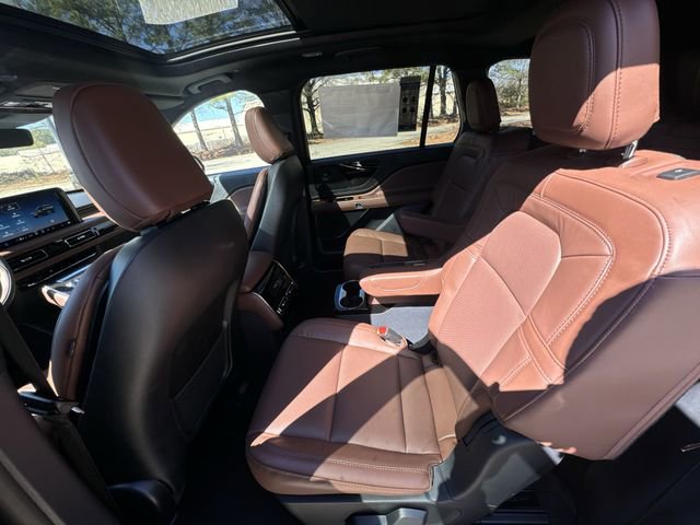 New 2026 Lincoln Aviator Reserve w/ Jet Appearance Package RWD image 23