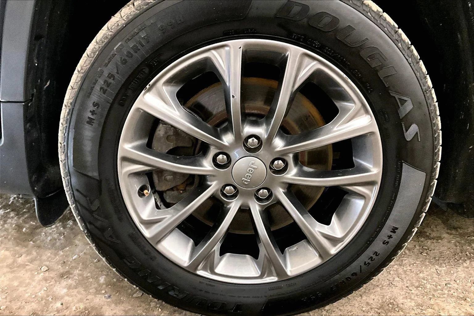 Used 2020 Jeep Cherokee Latitude Plus image 8