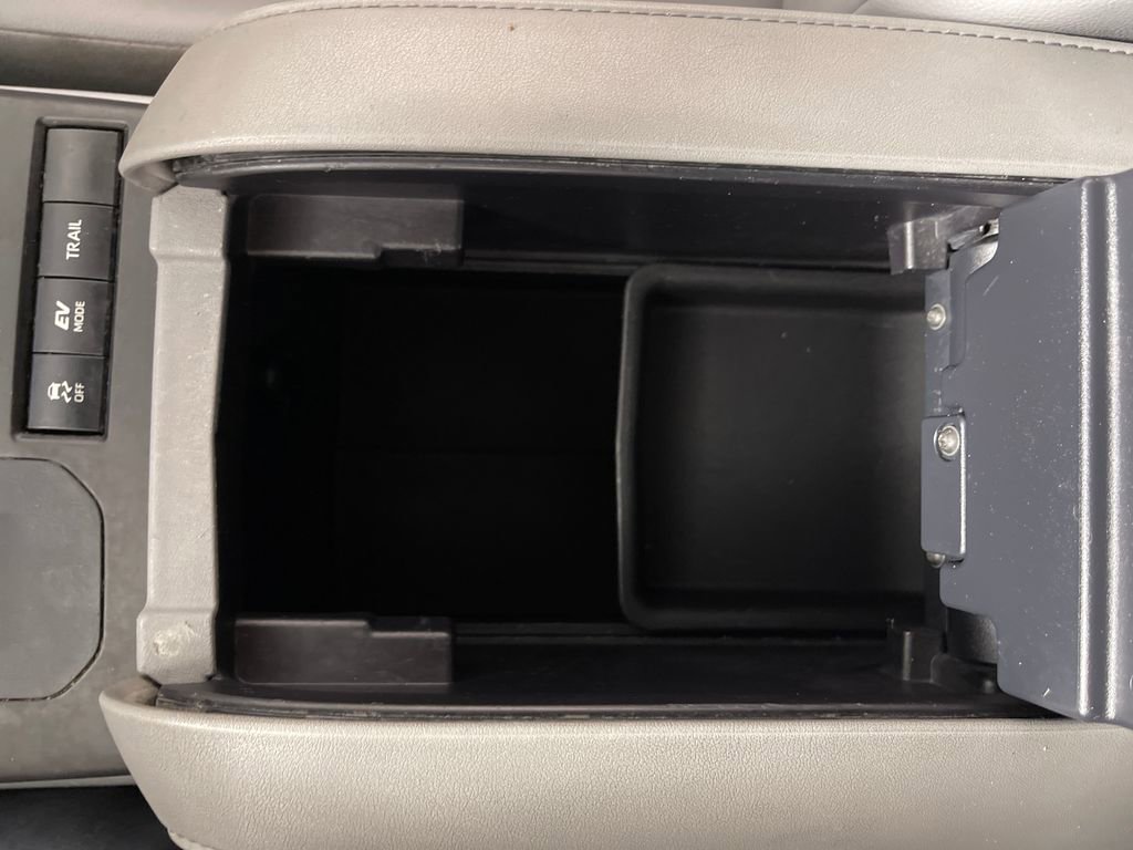 Used 2022 Toyota Highlander XLE AWD/4WD image 23